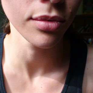 Model - Erotic Eva Squirts balloons