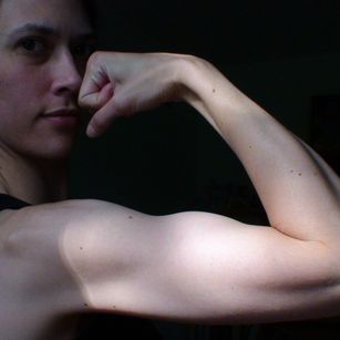 Model - Erotic Eva Squirts smoke