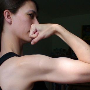 Model - Erotic Eva Squirts balloons