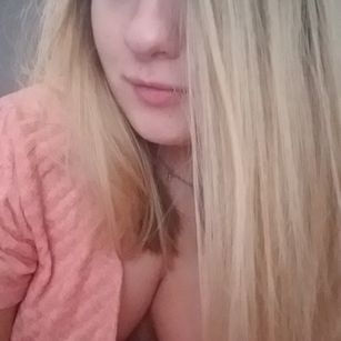 Model - Thischick schoolgirl