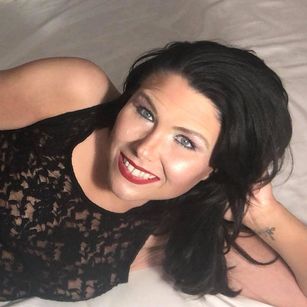 Model - Laynie Mox milf