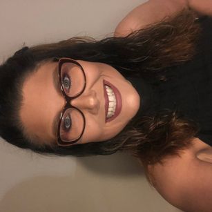 Model - Laynie Mox blackhair