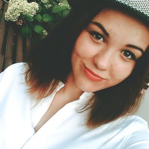 Model - EverlyRyan play