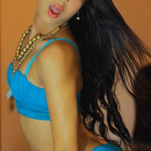 Model - JOHANA_DOLL dirty