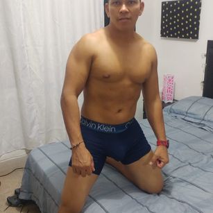 Model - TaniaAndJoshua bigass