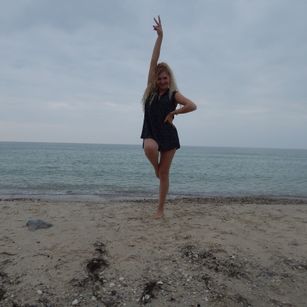 Model - Sunny VIP Blonde