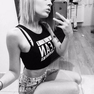 Model - KinkyDorothy 8