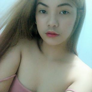 Model - Andrea bigtits