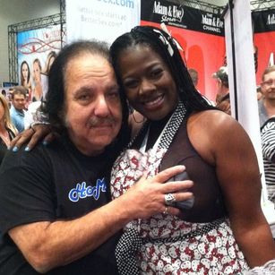 Model - MistressViv1 5