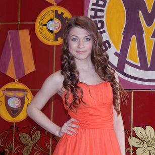 Model - Victoria young