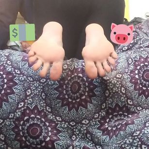 Model - KittiMeow brunette