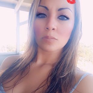 Model - Calisilk latin