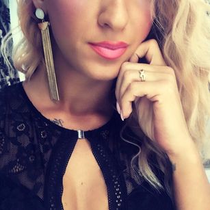 Model - Natalie White legs