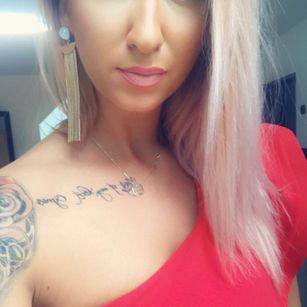 Model - Natalie White bigass