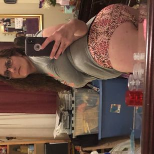 Model - HoneyBelle19 curvy