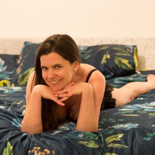 Model - SecretSerena32 fishnets