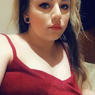 Model - poppyswallows sex