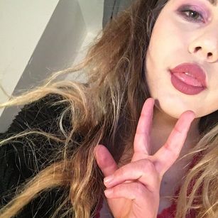 Model - poppyswallows ass