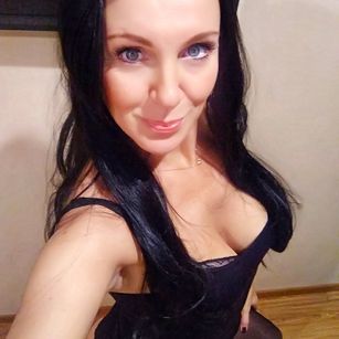 Model - Naughty Karolina pretty