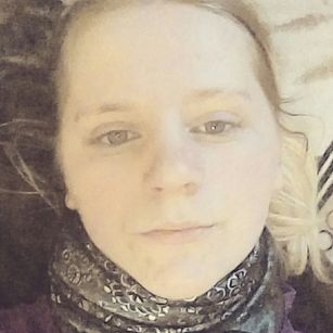 Model - Mirena.G swallowing