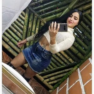 Model - Conny Bray brunette