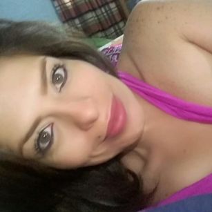 Model - Issadavalos sonrisa