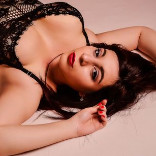 Model - ClaraCox sensual