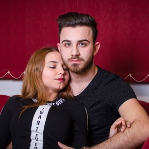 Model - AlessaAndPayne hugetits