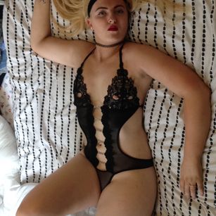 Model - GemmaBigBumUK 6