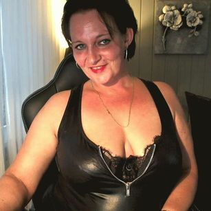 Model - Sarahhot boys