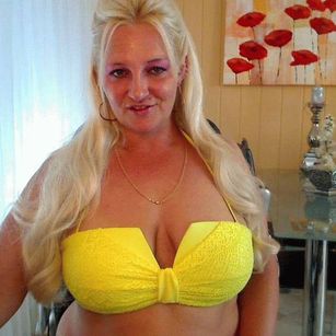 Model - Sarahhot girls