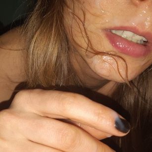 Model - Naughty Adeline masturbation