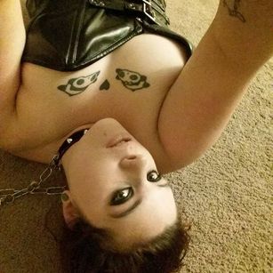 Model - Willow Addams 1