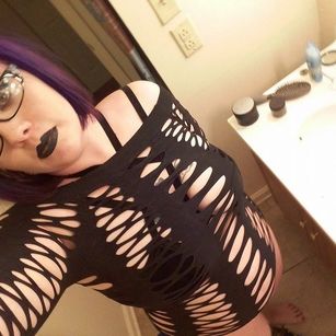 Model - Willow Addams 8