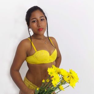 Model - Keira Lan  ass