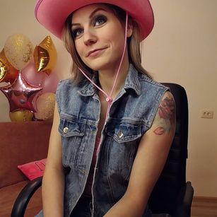 Model - Miss Alice heels