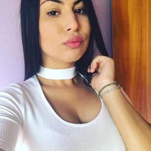 Model - Atena brunette