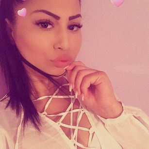 Model - Atena blowjob