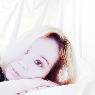 Model - Honey Sweet dildo