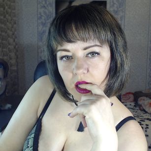 Model - BIGTITSJULIA fisting