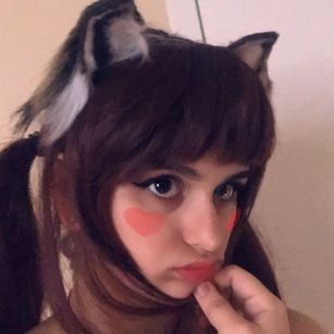 Model - Violet gamer