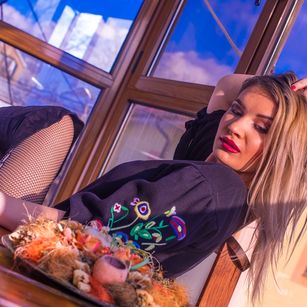 Model - dahliadiamnods perfectass