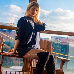 Model - dahliadiamnods redlips