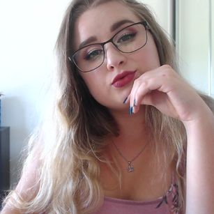 Model - Amara Waters findom