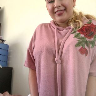 Model - Amara Waters curvy