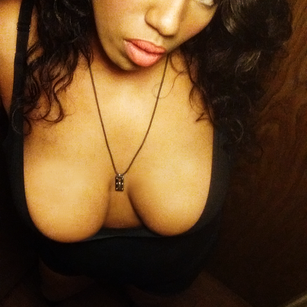 Model - Miss Vera Million pantyhose