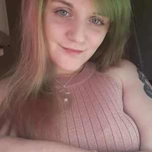 Model - Juicy shaved