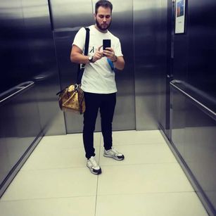 Model - TomyRockhold horny