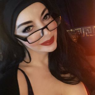 Model - ChellieDD cougar