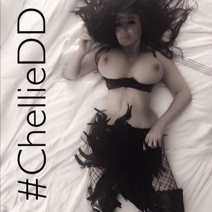 Model - ChellieDD english